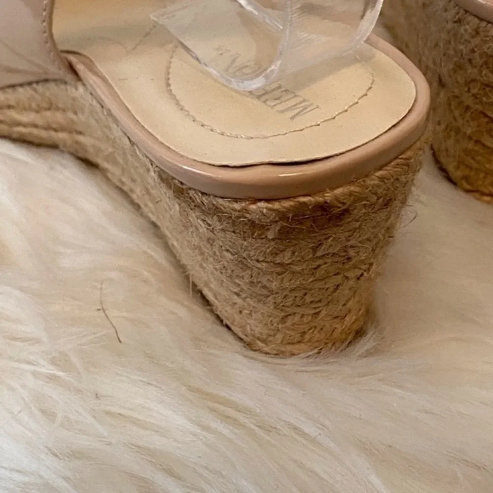 Merona Wedge sandals Size 6